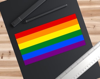 Levendige LGBTQ+ Pride Rainbow autobumpersticker: toon steun, vier diversiteit en gelijkheid