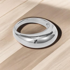 Chunky Signet Ring for Women - Bold Statement Ring, Modern Jewelry Gift for Her, Trendy Minimalist Accessory