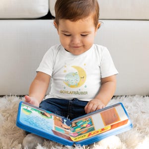 Baby T-Shirt „Schlafräuber“ – Lustiges Babyshirt Geschenk für Jungen & Mädchen