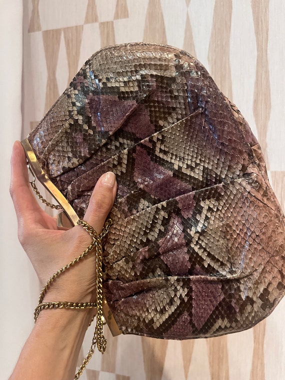 Vintage chain crossbody Snakeskin handbag purple … - image 5
