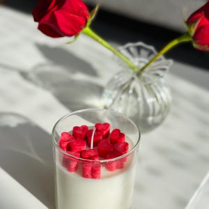 Handmade Natural Soy Candle with Romantic Red Heart Design - Perfect for Valentine&#39;s Day, Gifting, and Home Decor