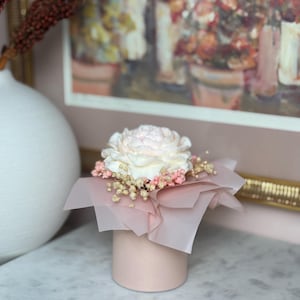 Duftkerze Flower Box - Luxuriöse handgefertigte Mini-Sojakerze Peony in Eleganter Geschenkbox - Blumenstrauß-Kerze - Kerzenstrauß