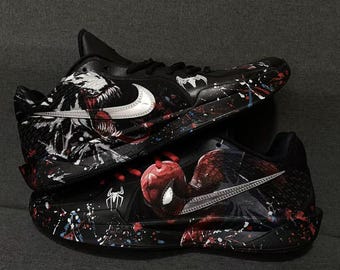 Zapatillas Nike Sabrina 2 EP personalizadas y pintadas a mano con grafiti de Venom Spider-Man. Regalo personalizado para los amantes de las zapatillas.