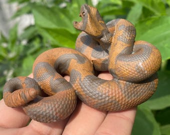ヒョウ柄の石の蛇：天然水晶彫刻、3.8インチ - Etsy 日本