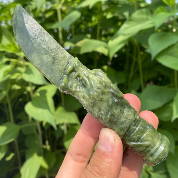 Green Jade Crystal Wolf Carving: Natural Quartz Specimen, Home Decor