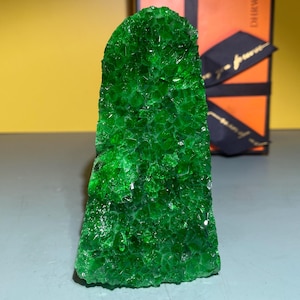 Green Geode quartz Cluster specimen,quartz Crystal,Crystal Geode,Mineral Vug specimen,Home Decoration Gifts 1pc