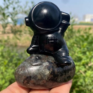 3.3" Natural Obsidian and yooperlite crystal,quartz Crystal,Crystal Astronaut,Obsidian Crystal Astronaut specimen,Home Decoration 1pc
