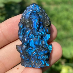 Labradorite Ganesha Skull: Natural Crystal Carving, Home Decor