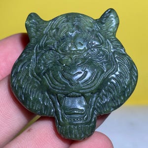 1.5&#39;&#39;+ Natural Green jade crystal,quartz Crystal,Crystal Tiger,Tiger specimen,Home Decoration Gifts 1pc