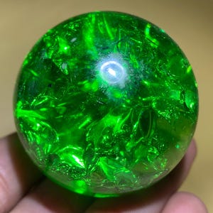 Grön Aura-kvartskristallsfär: Spruckeljudskula, heminredning (50 mm+)