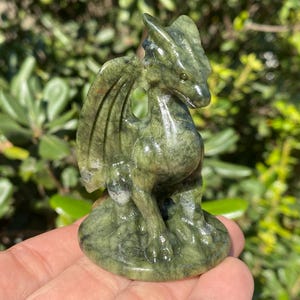 2,7" Naturalny ręcznie rzeźbiony zielony kryształ jadeitu: Kryształowy kwarcowy Fly dragon Home Decor