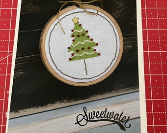 Sweetwater Christmas Tree Ornament in Wooden Hoop