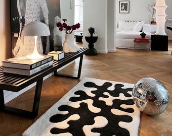 Abstract Tufted Rug, Black and White Rug, Handmade Modern Carpet, Organic Shape Rug, Contemporary Living Room Decor, Aesthetic Bedroom Rug