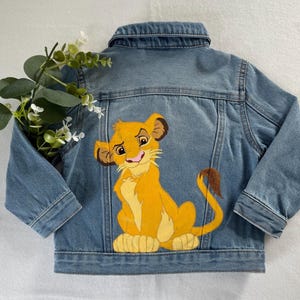 Hand-painted children&#39;s and baby denim jacket with the motif Simba, personalization with desired name possible, gift idea