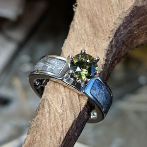 Authentic 6mm Wide Meteorite Engagement Ring with stunning Moldavite Round Center -COB-6F14G1Prin-Meteorite-Moldavite