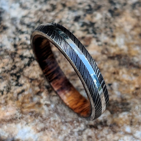 4mm Damascus Steel Ring with 14k White Gold Inlay and Arizona Ironwood Sleeve