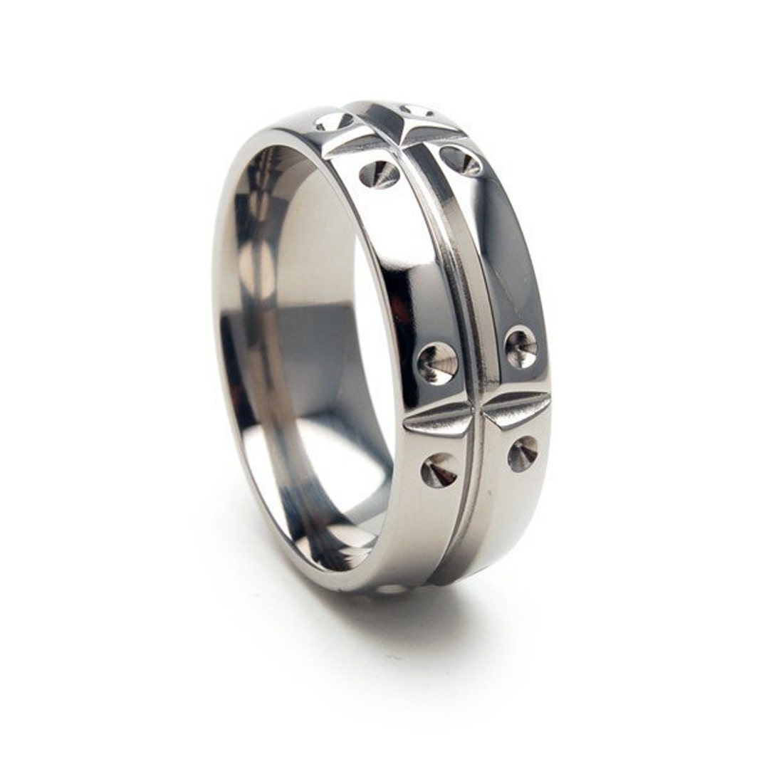 Engraved Atlantis Ring | Buy online jewelry at MeriTomasa