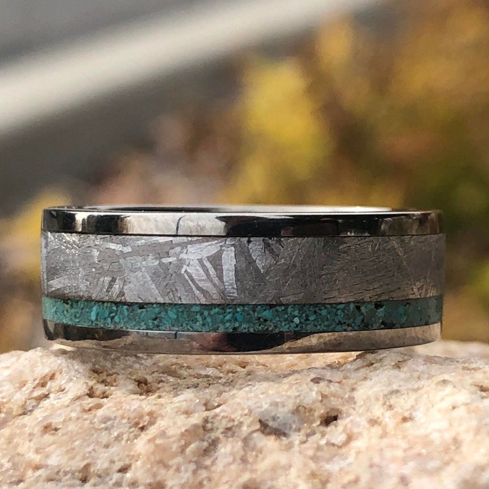 ギベオン隕石の結婚指輪、ターコイズインレイのコバルトクロムリング