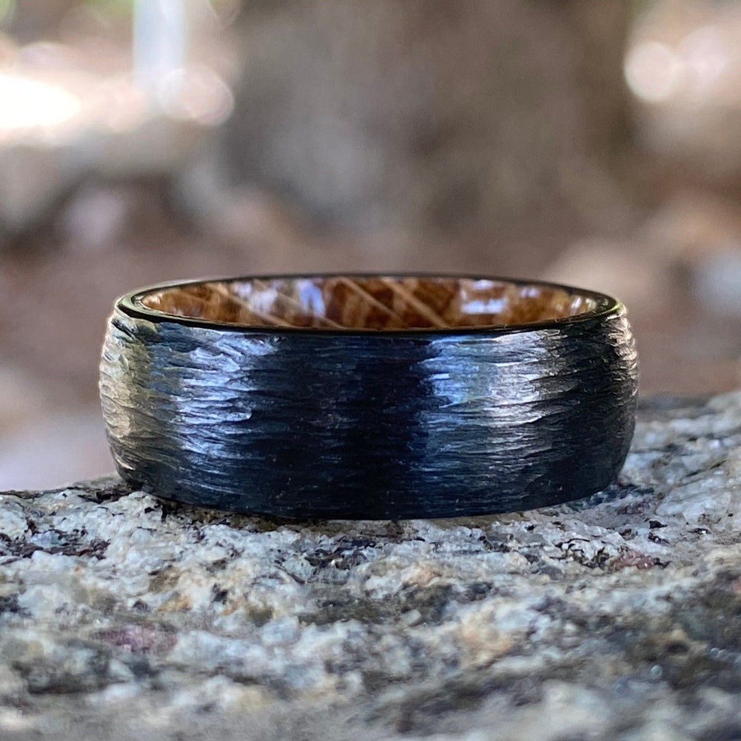 Anillos de boda de titanio negro para hombre con acabado de