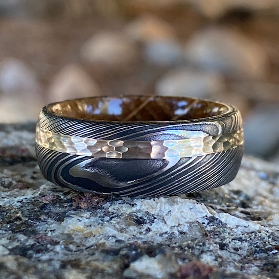 Flat Natural Wood Pattern Damascus Steel Ring with 14K Yellow Gold