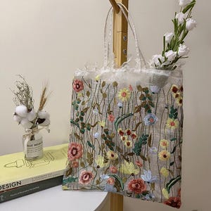 Sac fourre-tout brodé fait main - Coutures artisanales, sac à main bohème, sacoche en tissu fabriqué à la main