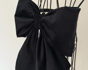 Laço de cintura em veludo preto. Acessórios de moda feitos à mão.