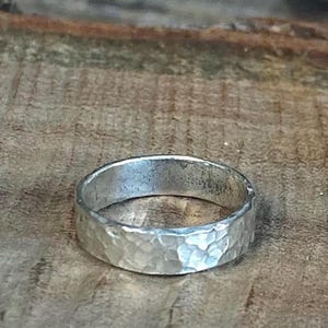 Anillo de plata forjado a mano