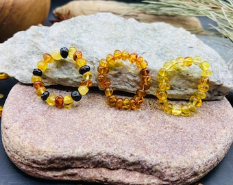 Dainty Baltic Amber stretch unisex rings, Unique 3 color variation jewelry from rocaille beads