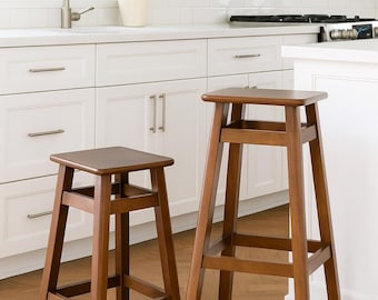 Handgemaakte beukenhouten barkruk - rustieke keukeneilandstoelen