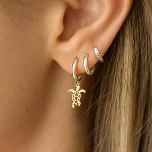 Dainty Turtle Earrings Gold Plated Stainless Steel Cute Turtle Pendant Hoop Earrings Ocean Themed Sea Creature Jewelry Summer Sun Beach
