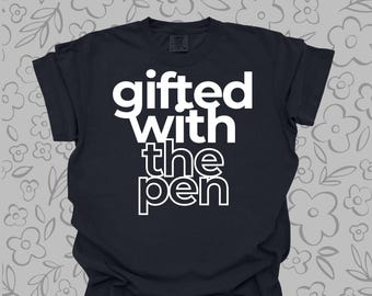 Begabte mit der Feder Unisex Rundhalsausschnitt, Autor Shirt, Mädchen Shirt, Schriftsteller Shirt, Autor Geschenk, Autor Geschenk, Literatur Shirt, neuer Autor