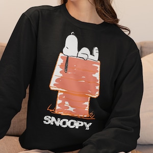 Sudadera oficial de la casa con el logotipo de Snoopy de Peanuts, sudadera vintage de cuello redondo con dibujos animados retro, acogedora, regalo para fanáticos de las tiras cómicas.
