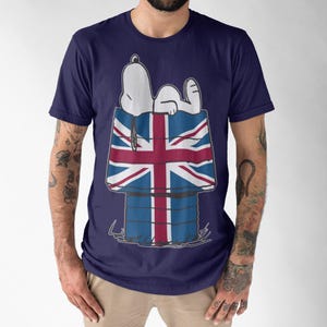 Peanuts Snoopy House UK officieel heren-T-shirt Union Jack Doghouse-shirt vintage Snoopy cadeau voor hondenliefhebber Peanuts-T-shirt