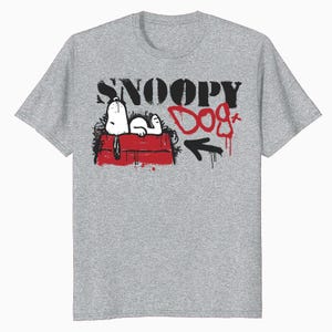 Peanuts Snoopy Graffiti Dog House Official Men&#39;s T-Shirt | 90s Urban Street Art Tee | Retro Graphic Dog Shirt | Cool Cartoon Gift Shirts