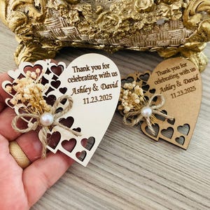 Hochzeit Gunsten Magnet, personalisierte Hochzeit Magnet,Hochzeitsgeschenke für Gäste, Hochzeit Dankeschön, Magnet Gastgeschenke,Herz Magnet Geschenk aus Holz