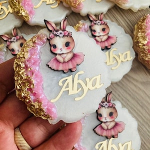 Calamita a forma di coniglio, calamita personalizzata per neonati, bomboniere per ospiti, regalo per battesimo, calamita per neonati, regalo con calamita in resina epossidica, calamita per baby shower