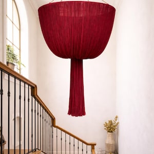 Lustre Boho Grande, Luminária Pendente com Franjas Vermelhas, Luminária de Teto Marcante, Iluminação em Macramê de Algodão
