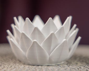 Lotus Design ljusstake
