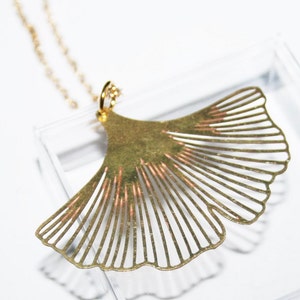 Raw brass Ginkgo Necklace,Ginkgo Biloba Jewelry,Valentines Gift for women,Gardening,Nature Lover,Ginkgo Leaf Necklace,Botanical,Woodland