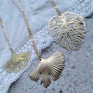 Ginkgo Necklace,Raw brass Ginkgo Leaf Necklace,Botanical Jewelry,Valentine Gift for Her,Hoja Ginkgo Biloba,Nature Lover Lightweight Necklace