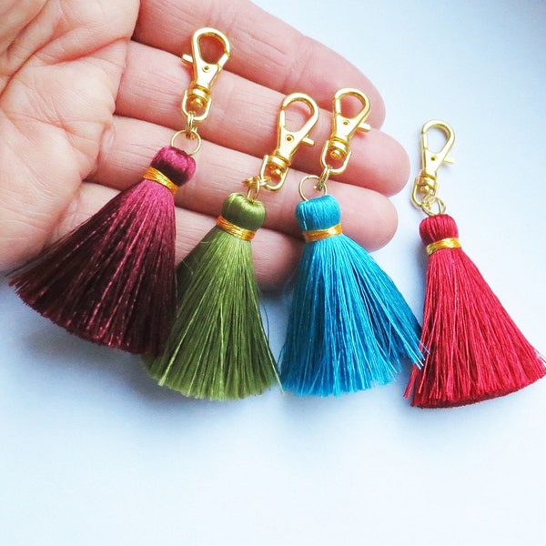 Holiday Gift Idea,Small Tassel Keychain,Purse Charm,Silk Tassel Keyring,Gift Idea,Zipper Clip,Bag Accessory,Silk Tassel Charm