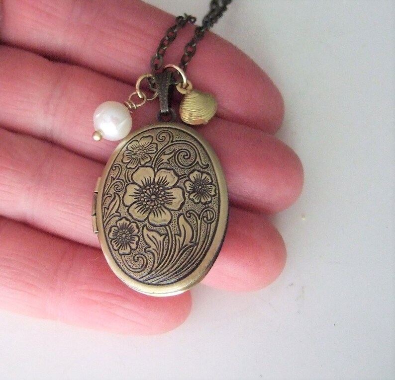 Secret message locket necklace Clearance