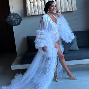 Bridal Robe, long white Wedding Robes for Brides, Tulle Robe, Wedding Day Robe, Gift for her, Bride to be wedding gifts, Bridal morning robe