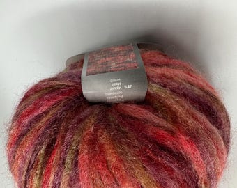 Gedifra Spettacolo Super Bulky Mohair Yarn, Variegated Red Plum, 130 yards