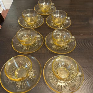 Set von 7 Vintage Bernstein oder Gelb Tassen und Untertassen, Star Amber von Bundesglas