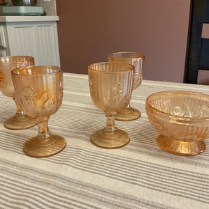 5 Pieces, Iris Irediscent by Jeannette, 4” Wine Glasses