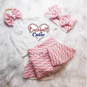 Bummy avec jupe mignonne de base-ball, noeuds et bummy coeur de baseball, thème bébé sport, chemise bébé personnalisée lettres de baseball, pantalon de sport