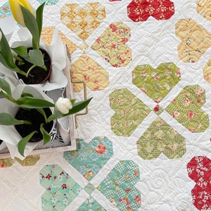 Patrón de colcha de corazones tejidos PDF The Pattern Basket