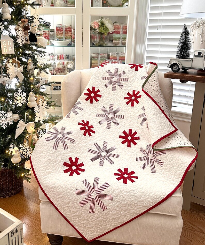 Peppermint Snowflakes | PDF Quilt Pattern | the Pattern Basket - Etsy