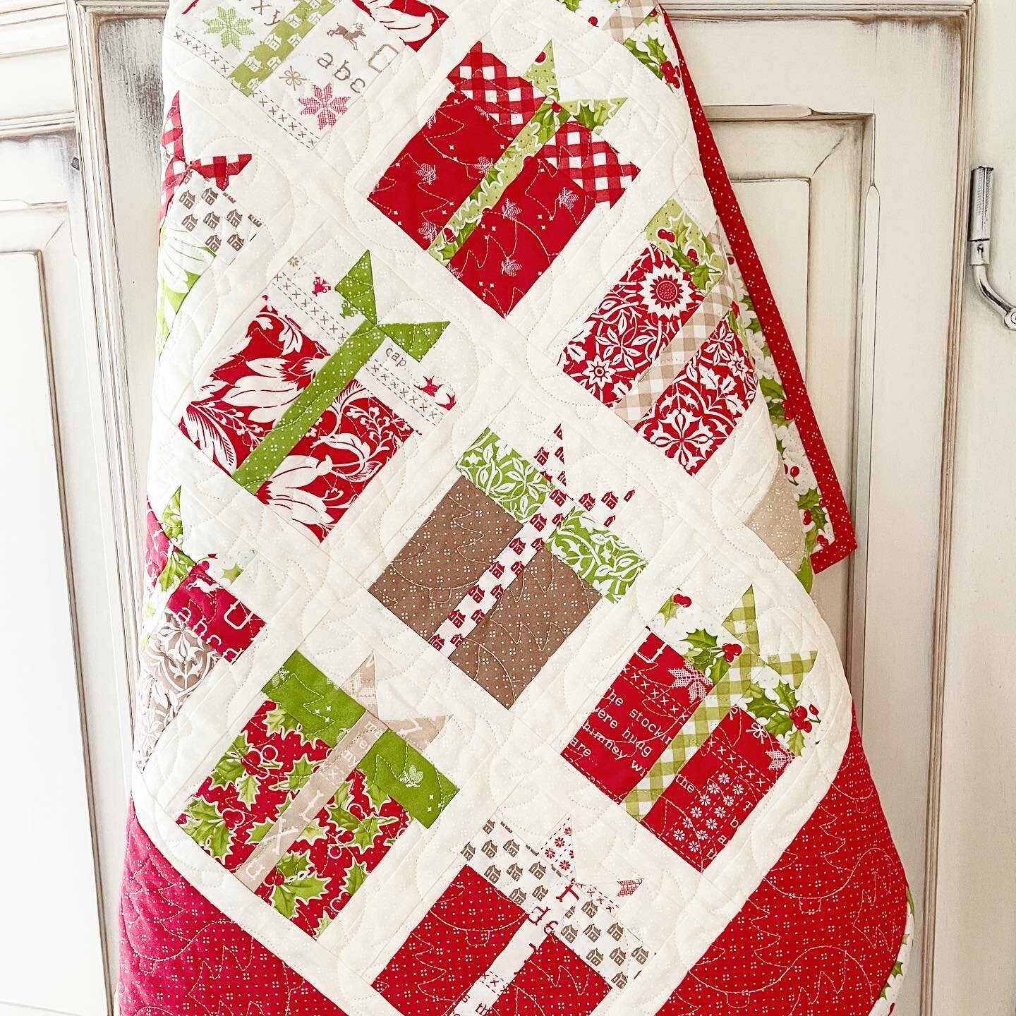 Gift Wrapped PDF Quilt Pattern the Pattern Basket - Etsy